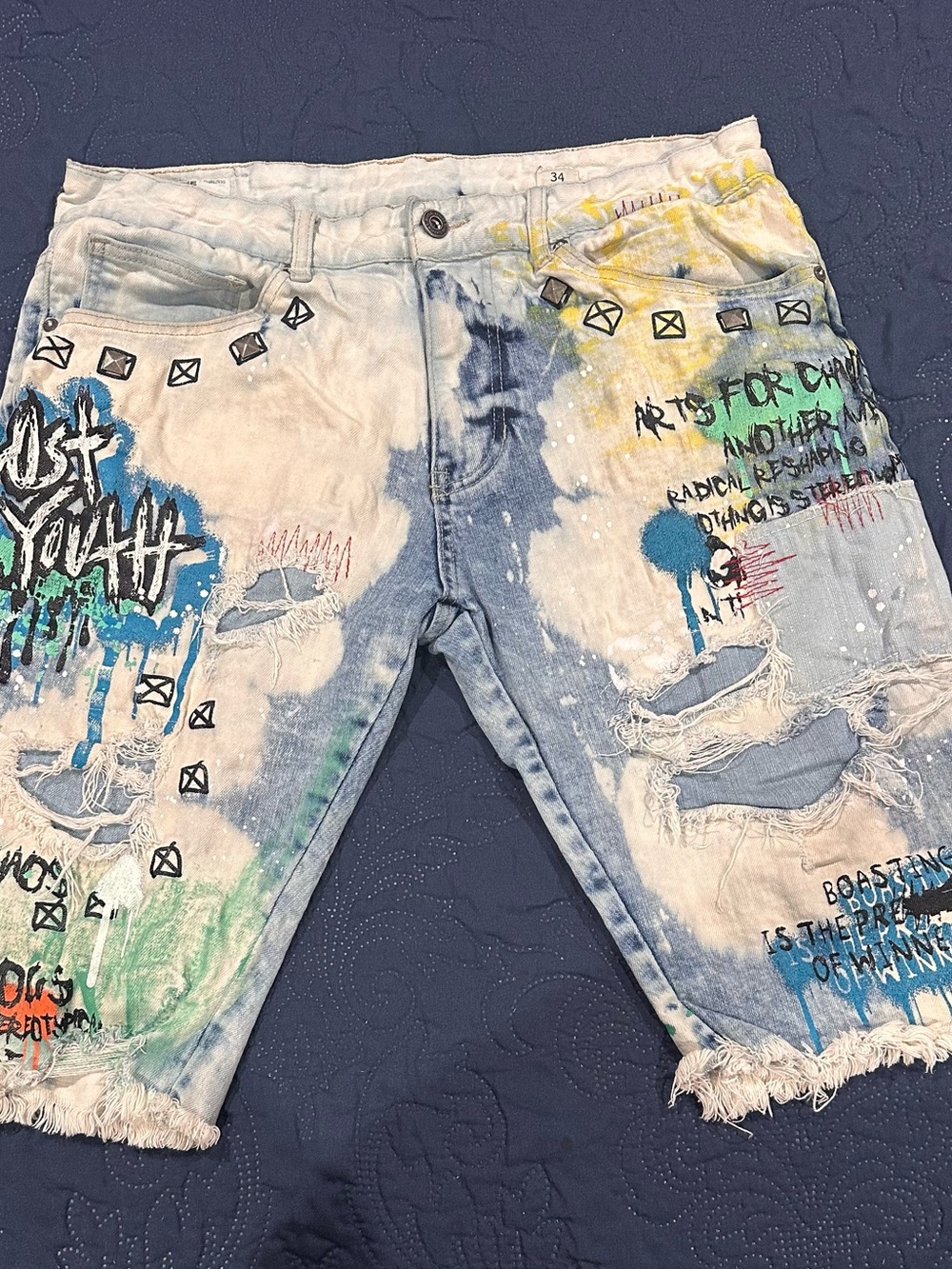 Paint-Splatter Distressed Men's Denim Shorts - Light Blue